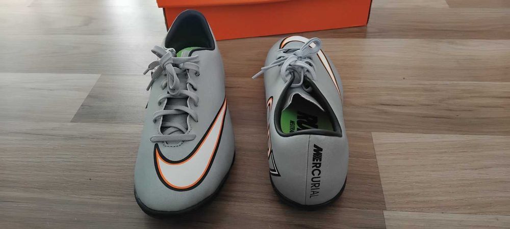 Nike - Mercurial Victory V CR7 TF