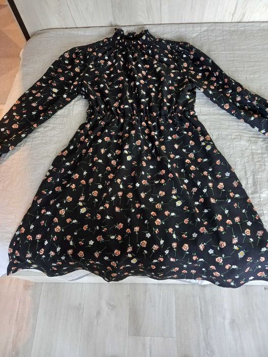 Черна рокля на цветя Shein
