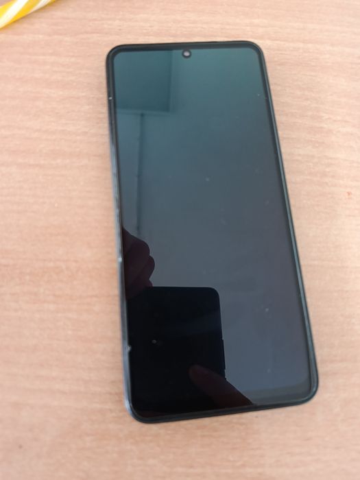 Продам телефон .