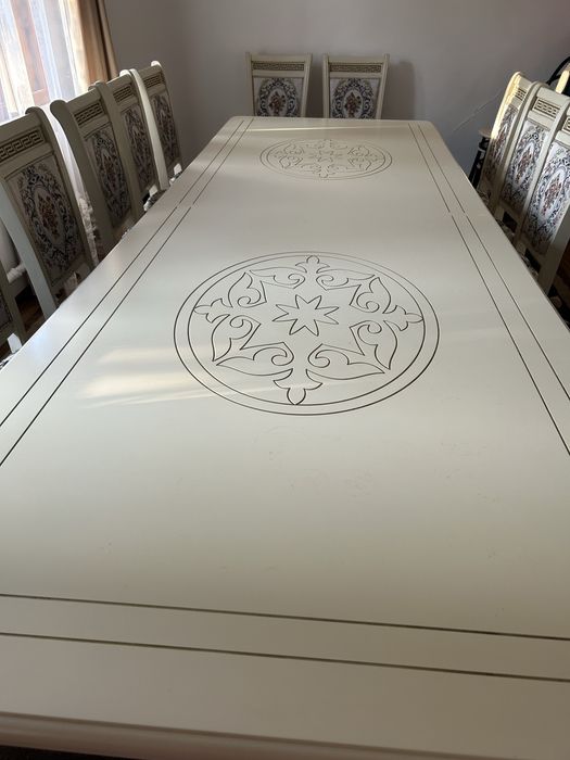 Продаётся столь для гостинной