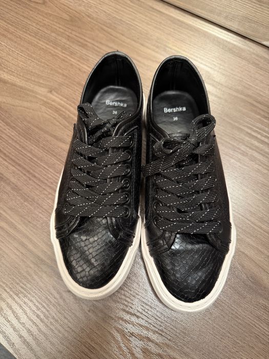 Прдаютмя кеды Bershka