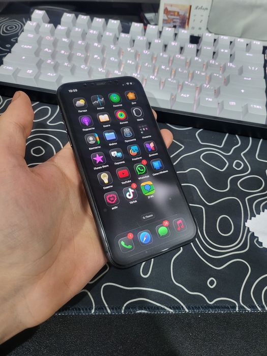 Iphone 11 в хорошем состояние