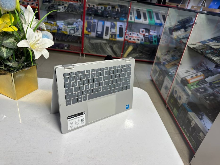 Hp omnibook X360 core i5-14 avlod DDR5 8/512SSD sensor IPS ekran ideal
