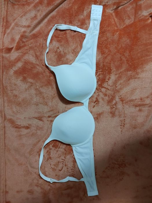 Сутиени и комплекти. Различни модели.