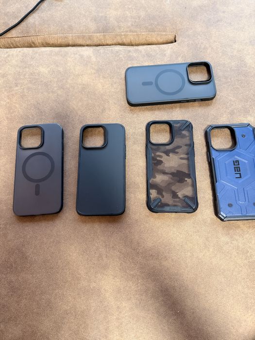 Iphone 14 pro max -Uag ,spigen,Esr hololock ,benks