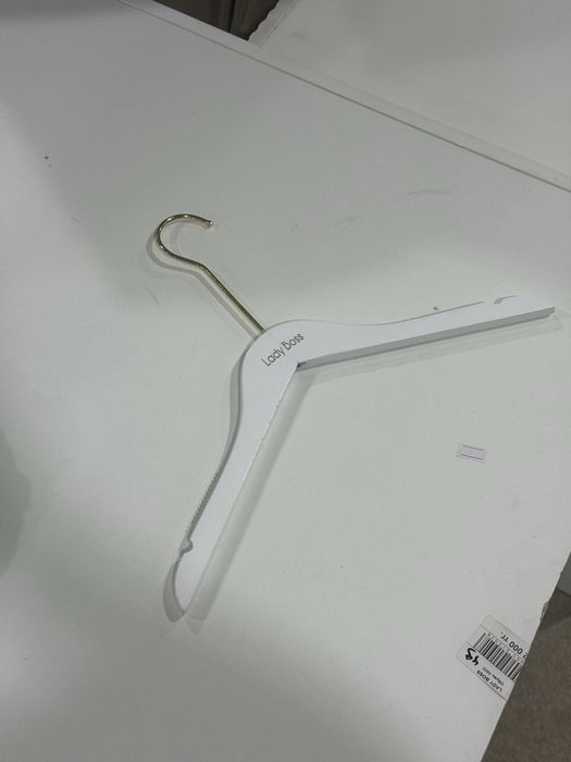 Вешалки СРОЧНО продам, кол-во много