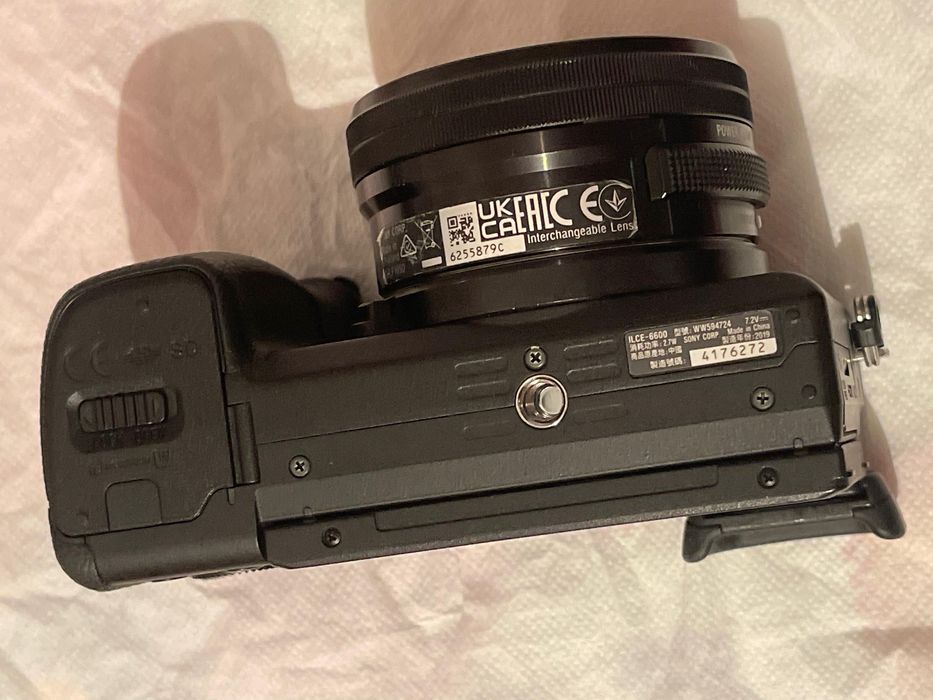 Sony A6400 в отличном состояний