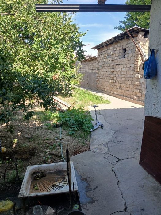 Uy yer xovli sotiladi