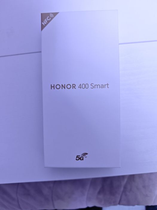 Продавам чисто нов телефон