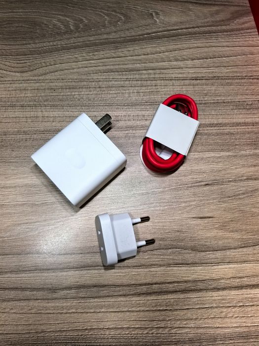 OnePlus 15 12/256GB NOU cu OXYGEN OS