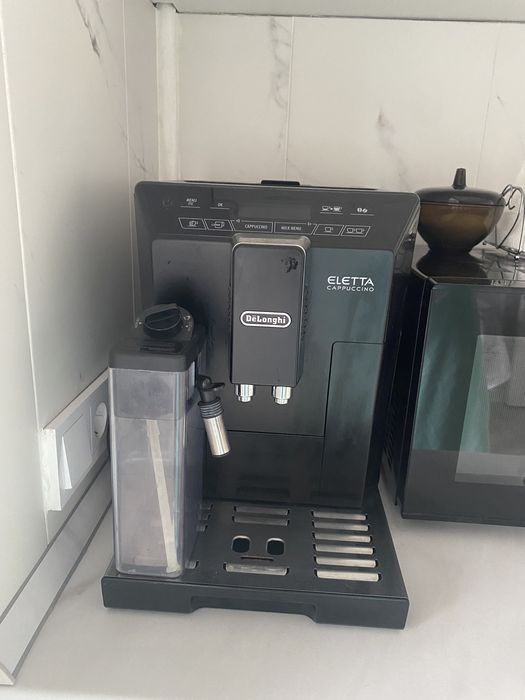 продам кофе машину Делонги