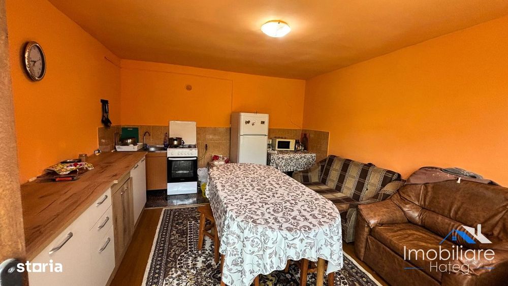 Casă 3 camere de vânzare – Str. Măgurii | Petroșani Nord