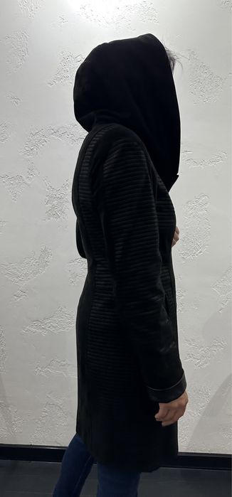 Продам кожаный женский плащ