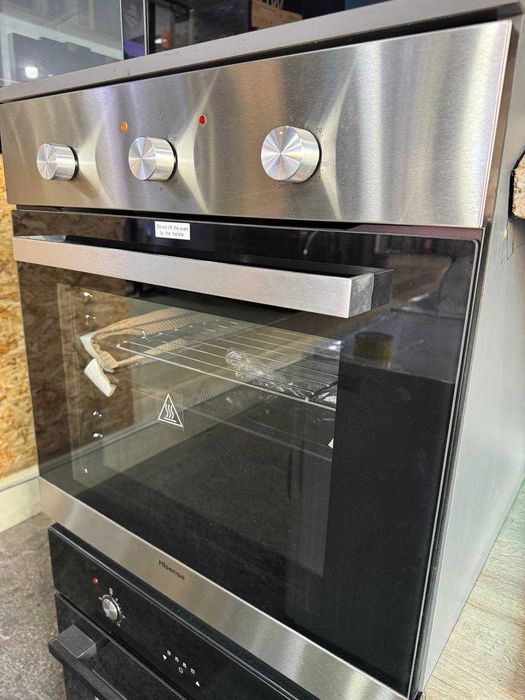 Духовой шкаф Hisense HB060203 встраиваемый 61 л