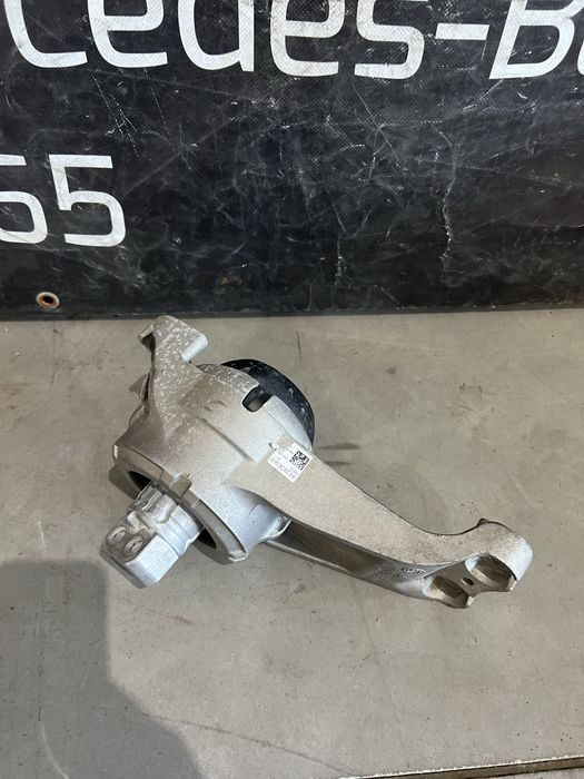 Tampon motor Mercedes C class W206 4matic  A2062400401