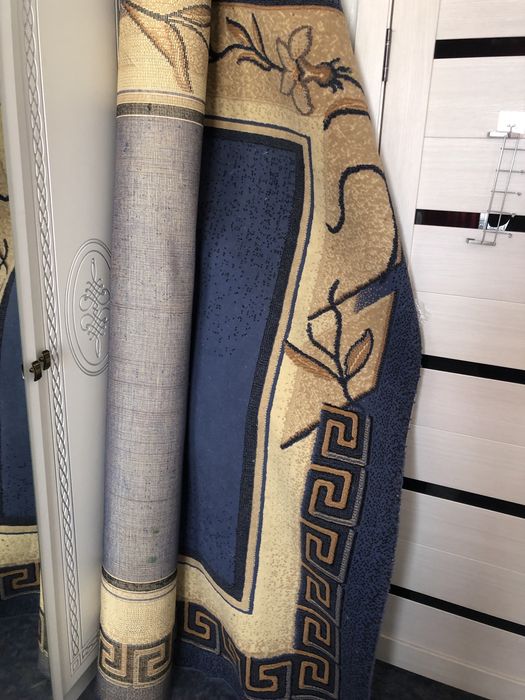 Продам ковёр 2/ 3