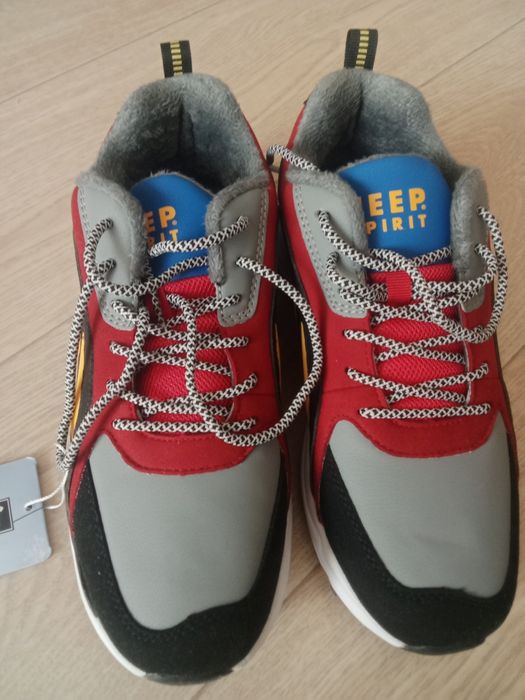 Продам кросовки Jiip