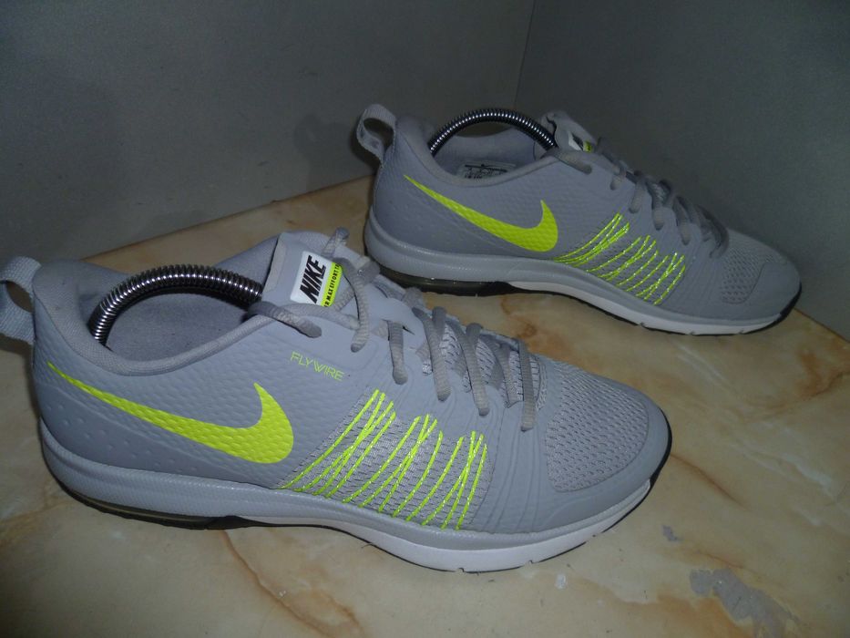 NIKE Air Max маратонки №44