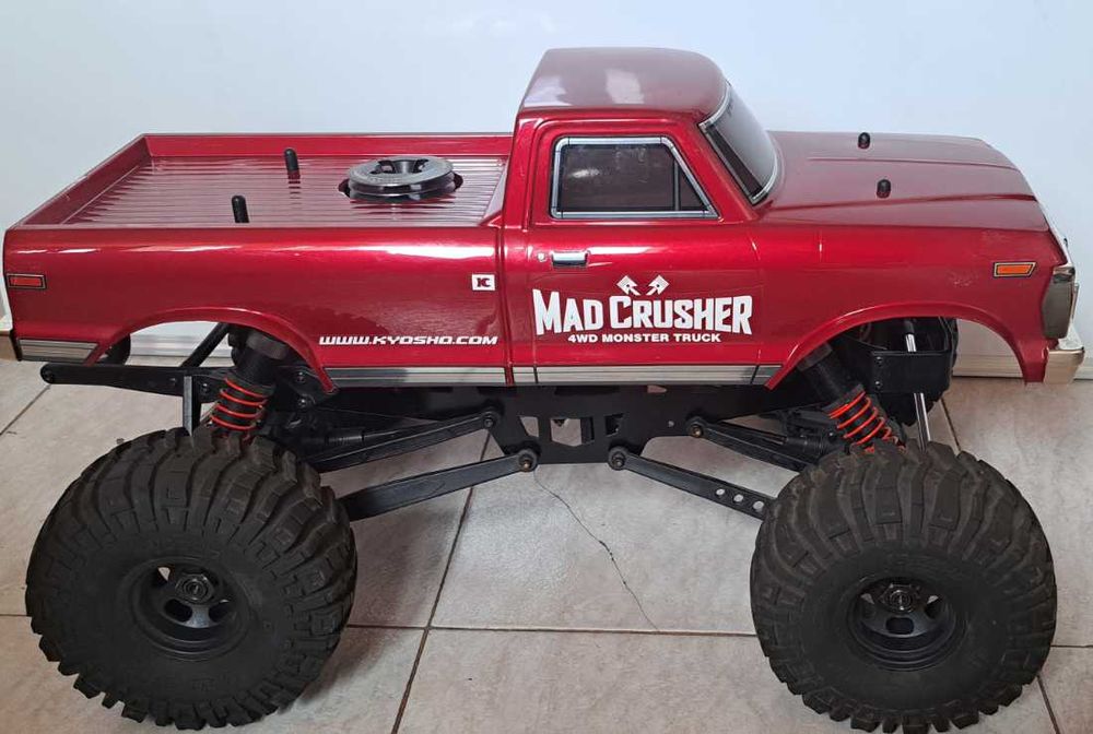 rc kyosho mad crusher 1/8 4WD Бъги РЦ нитро hpi arrma traxxas