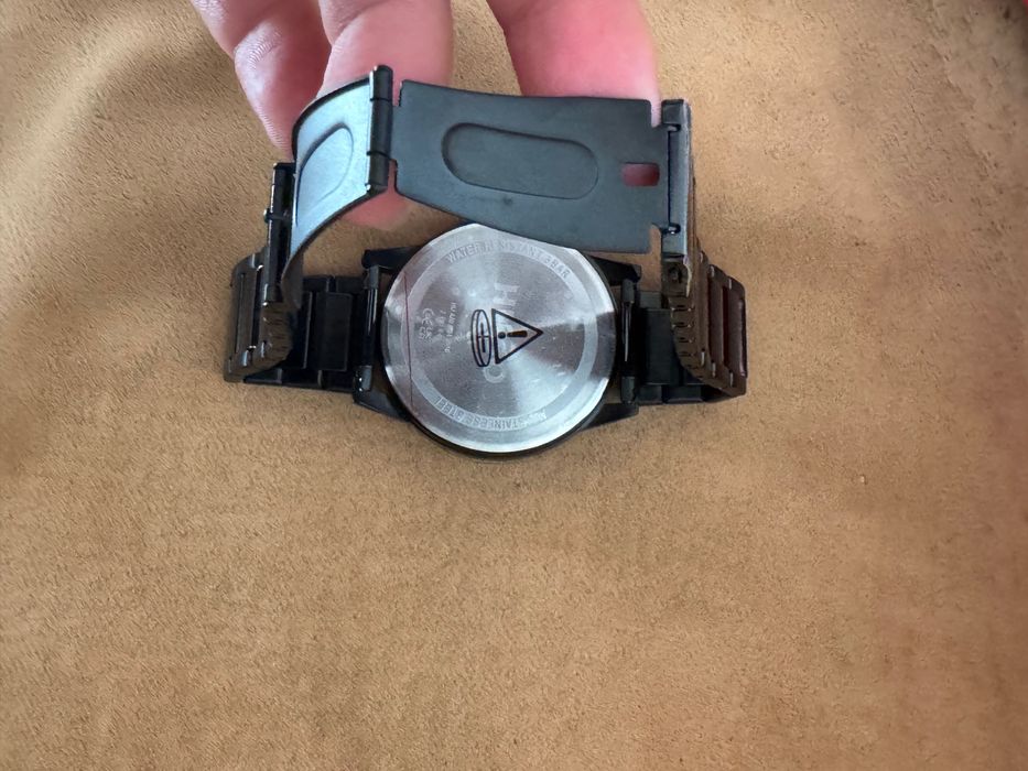 Hugo часовник нов 1530187