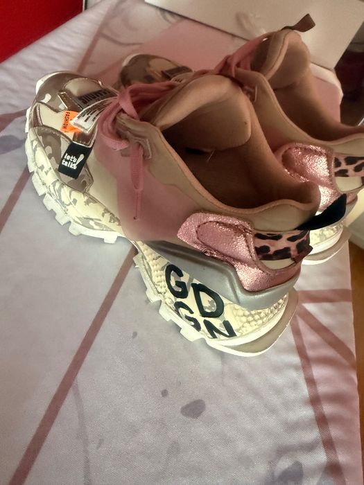 Сникъри дамски ANGELIQUE