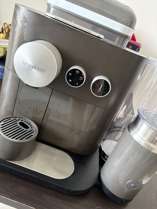 Aparat cafea Nespresso