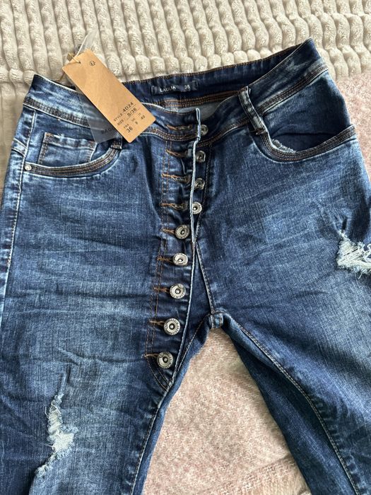 Дънки със смъкнато дъно