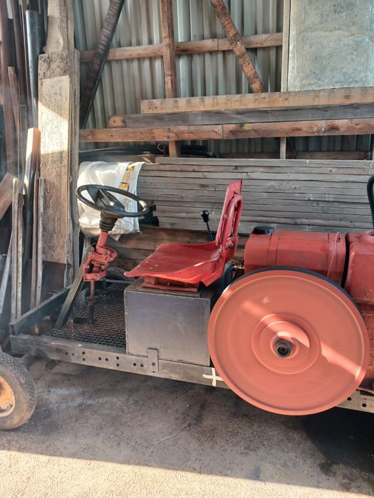 Продаётся дровакол.