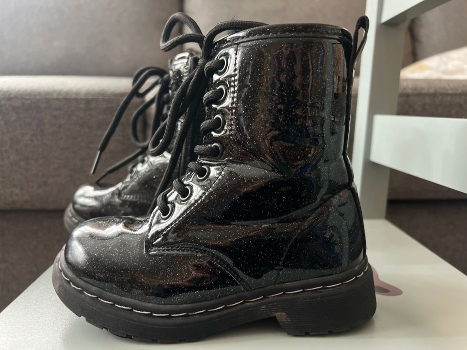 Лот боти , панталон, пижама и шапка за момиче