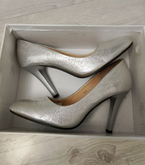 Продаётся туфельки