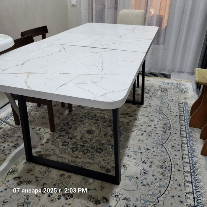 Продам б/у обеденный стол 1,80×80
