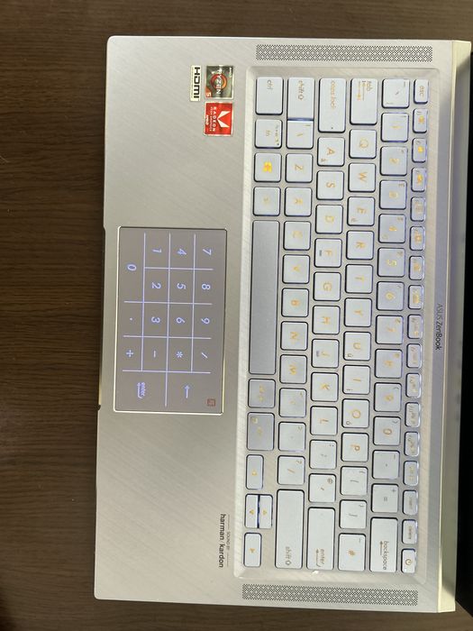 Laptop ASUS ZenBook 14  Predare personală în GALAȚI