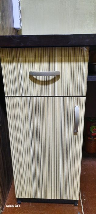 Письменный стол - тумба