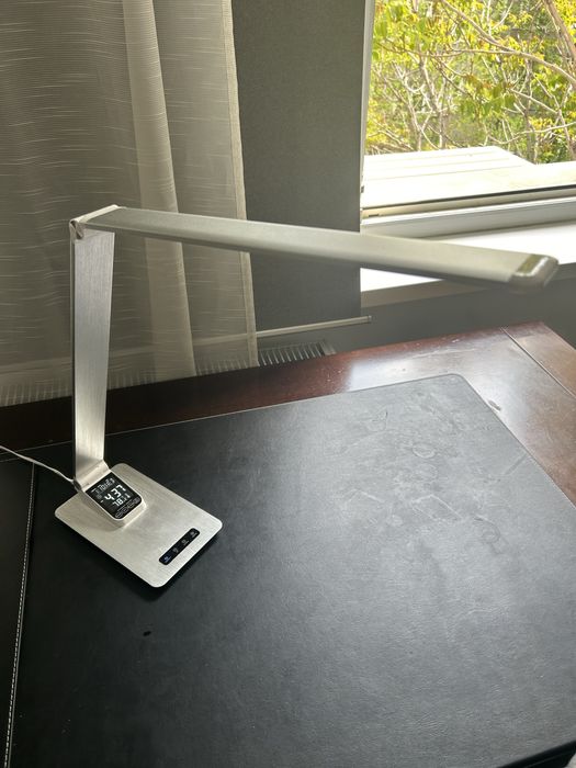 Lampa birou LED cu touch si 3 colori sle luminii