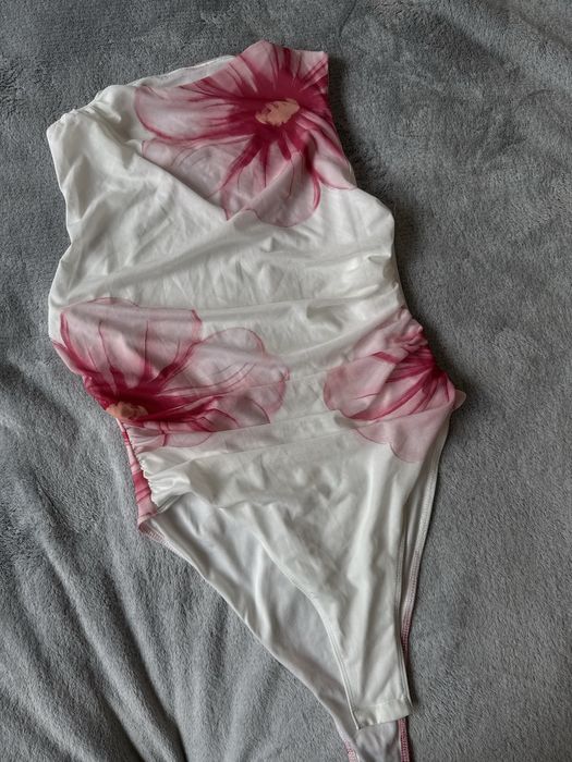 Боди в розово и бяло с цветя