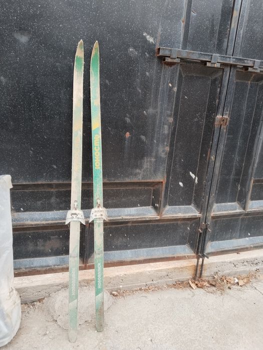 Продам б/у лыжи,