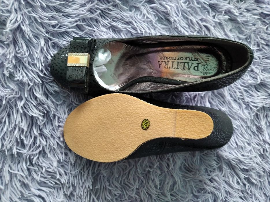 Продам женские туфли