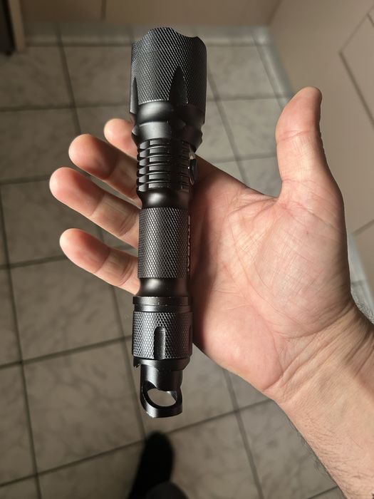 Lanterna tactica profesionala stubai