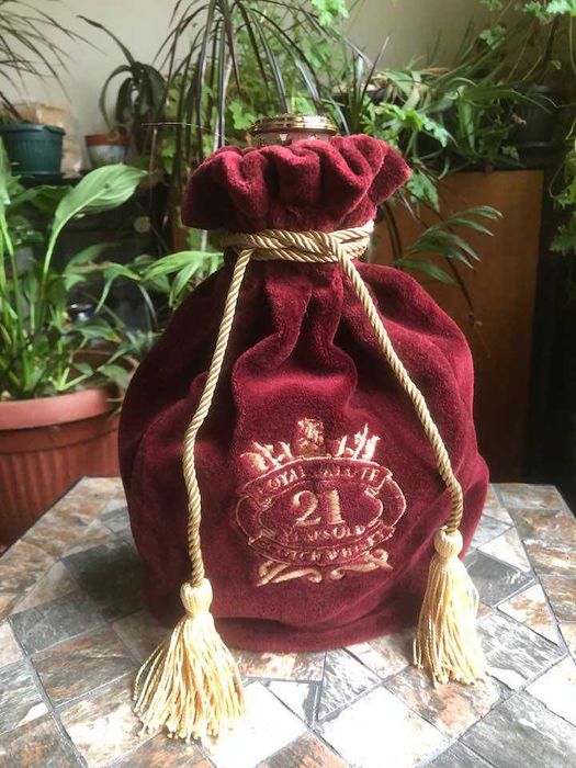 Празни бутилки от Шивас Роял РубиФлегън - 21 г  Курвоазие Гленфидих 1л