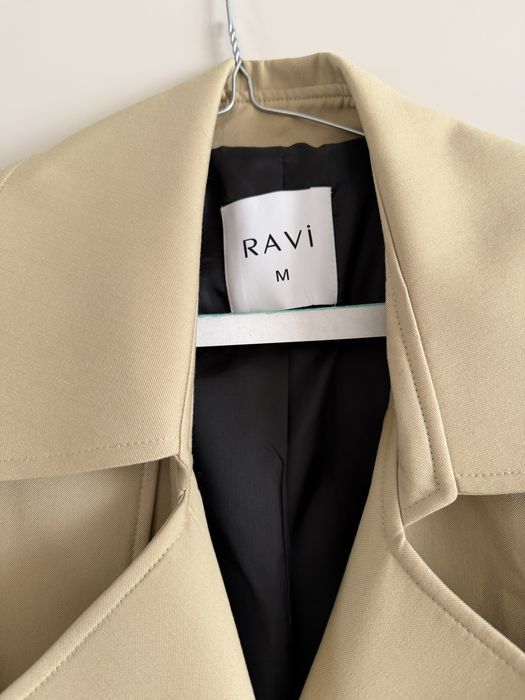 Чисто нов тренчкот Ravi