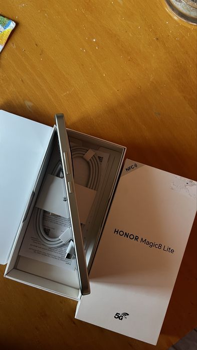 Honor Magic8 Lite