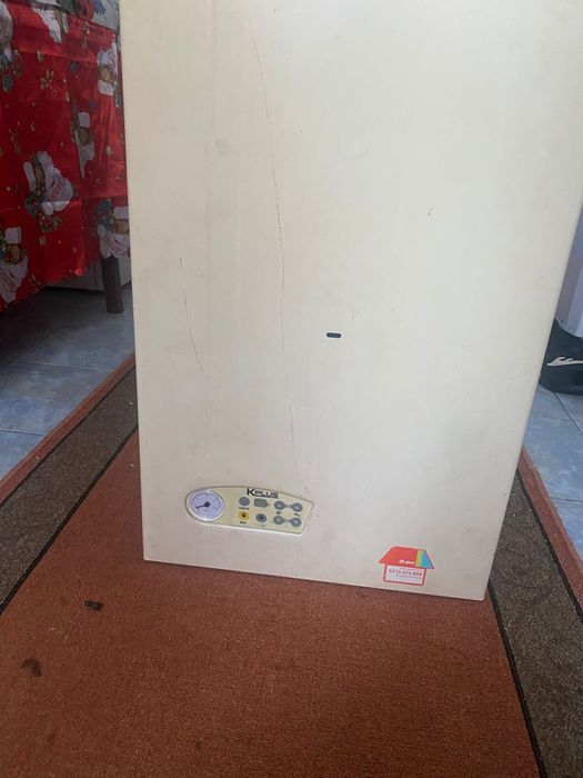 Vand doua centrale una motan si ala milemiu