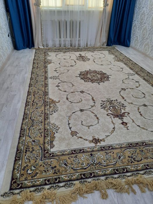 Продам ковер в хорошем состоянии