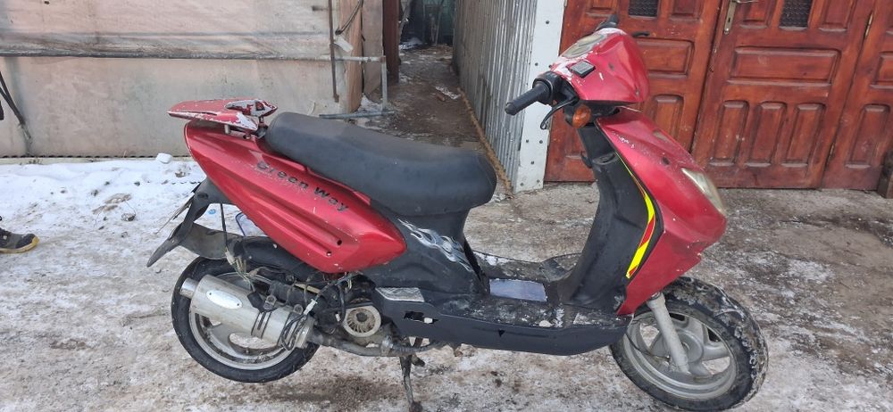 Vând scuter de 49cc
