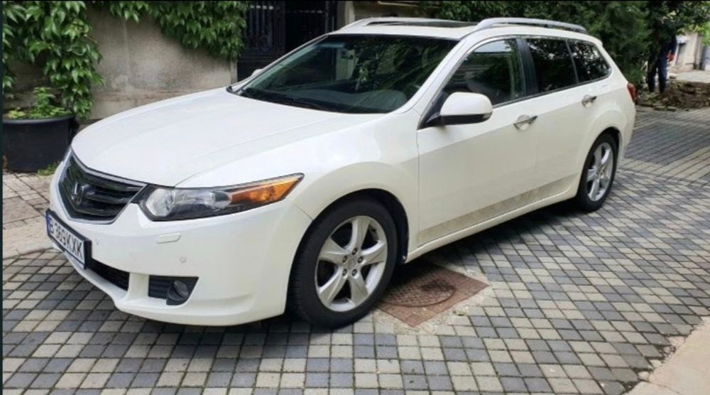 Vând Honda Accord Tourer Executive  schimb 
2.2 i-DTEC diesel 150cp