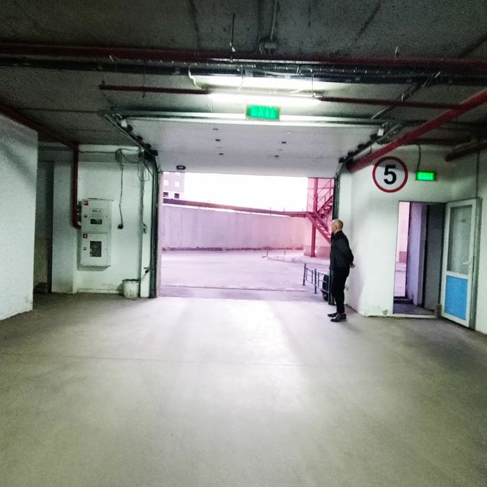 Нежилое помещение для автомобилей