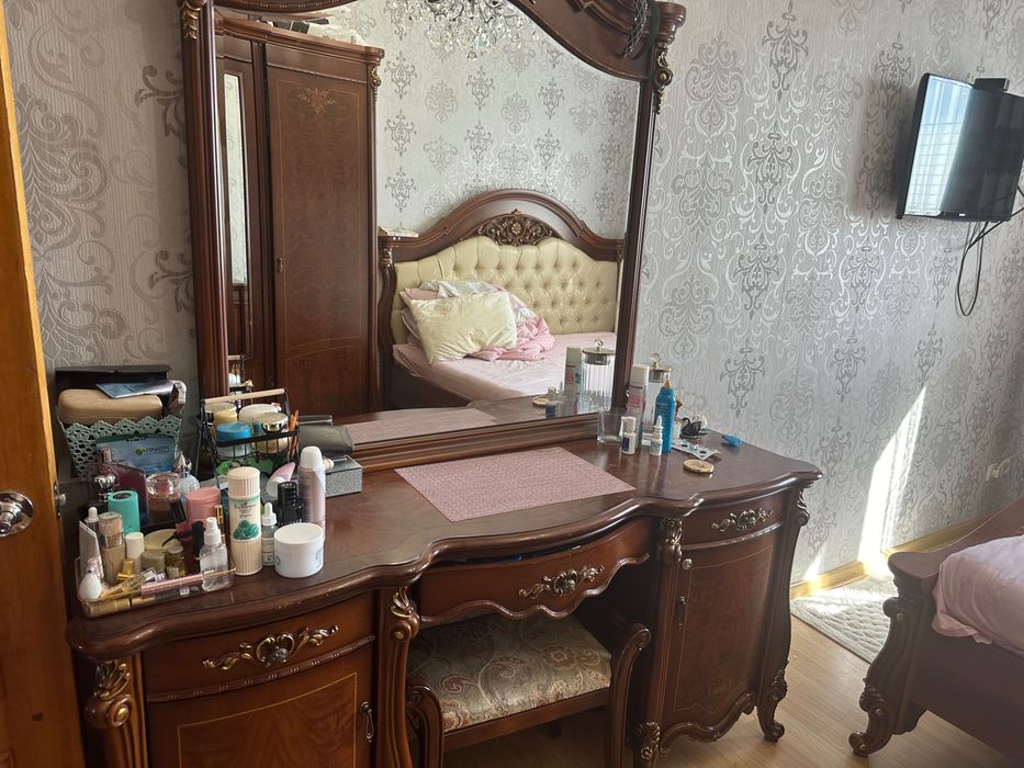 Спальный гарнитур