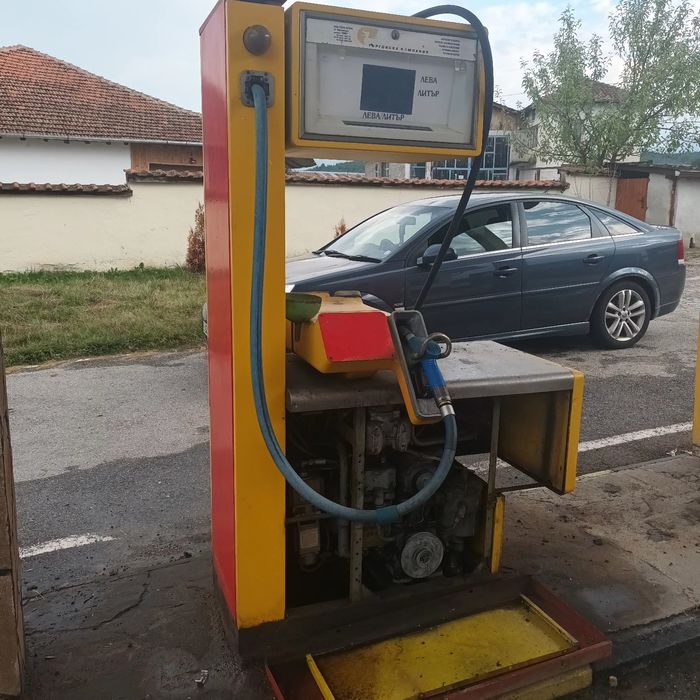 Бензиноколонка..