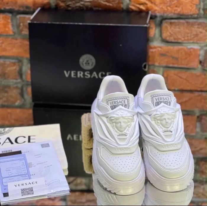 Adidasi Versace Oddisea