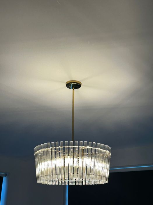 De vanzare lustra + aplice aurii de sticla